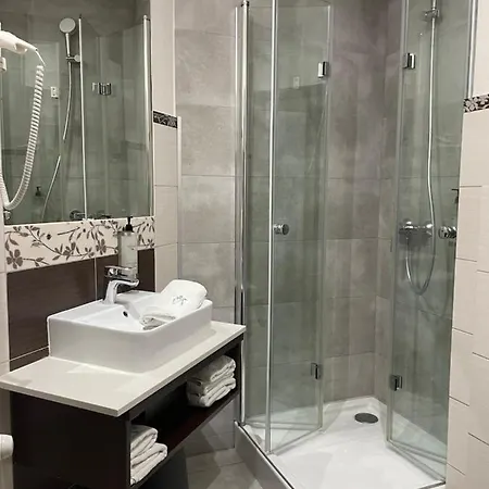 Aronia Z Aneksem Kuchennym 3* 우스트카