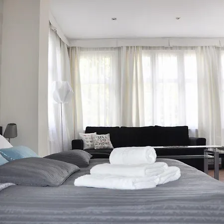 Bed & Breakfast Aronia Z Aneksem Kuchennym , Parking Bezplatny 3*