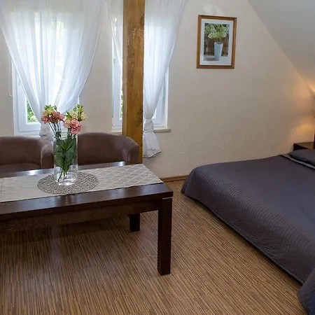 Aronia Z Aneksem Kuchennym B&B 우스트카