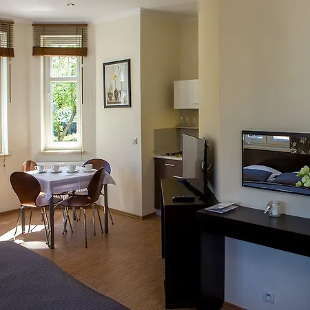 Aronia Z Aneksem Kuchennym B&B 우스트카